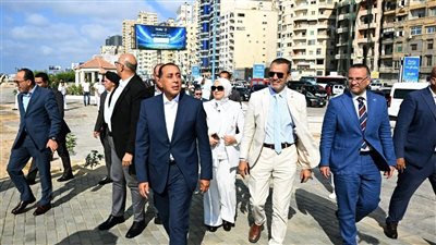 رئيس الوزراء يتفقد مشروع تطوير كورنيش الإسكندرية