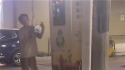التحقيق مع المتهم بسرقة زجاجات المياه من ماكينة تدوير المخلفات بالدقي