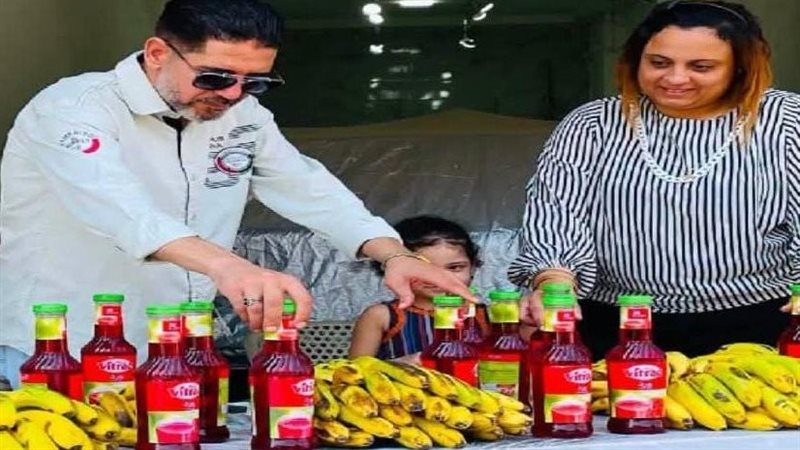 قبطية توزع الشربات
