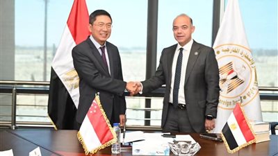 وزير الاستثمار يبحث مع سفير سنغافورة زيادة الاستثمارات وتعزيز التجارة بين البلدين