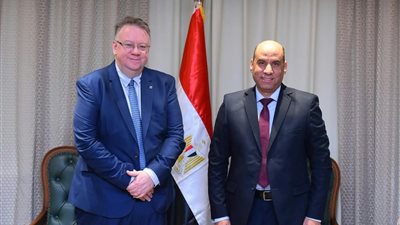وزير العمل: تحسين بيئة العمل بوابة زيادة الإنتاج والصادرات