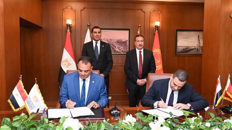 أثناء التوقيع 