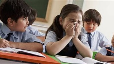 الشتاء وعودة المدارس يرفعان فرص العدوى.. كيف تحمي أطفالك من الإنفلونزا؟