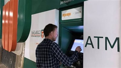 احذر إدخال أي أدوات.. الخطوات الصحيحة لاسترداد بطاقتك من الصراف الآلي