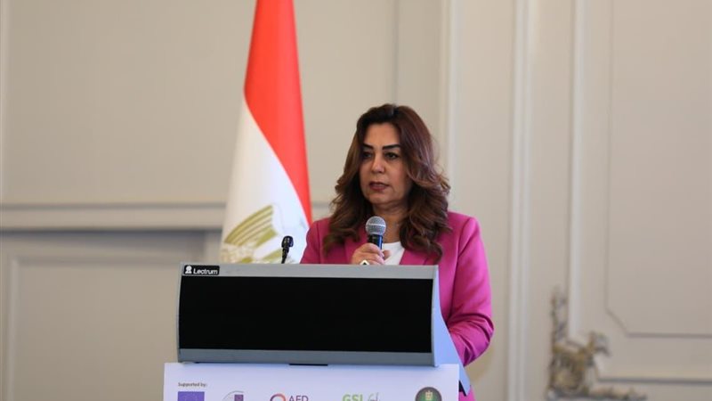 الدكتورة منال عوض