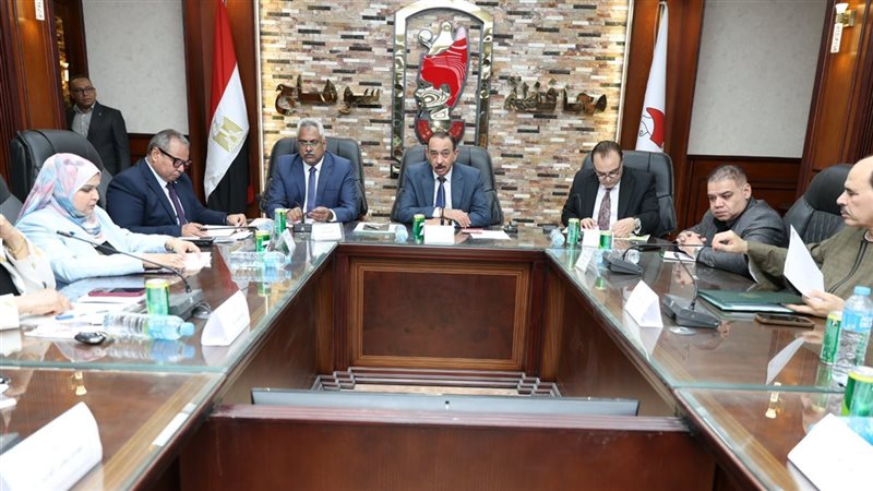 لقاء محافظ سوهاج