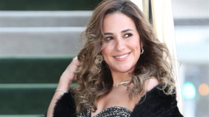 الفنانة شيري عادل