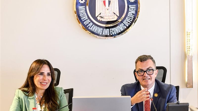 وزيرا التخطيط والإسكان
