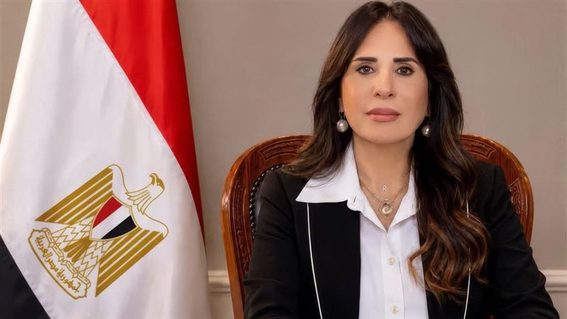 وزيرة الإسكان 