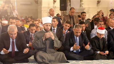 وزير الأوقاف يؤدي صلاة الجمعة بمسجد الفتح احتفالًا بالعيد القومي الـ145 للشرقية