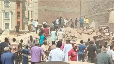 انهيار عقار من 4 طوابق في المنيا والحماية المدنية تبحث عن ناجين أسفل الأنقاض