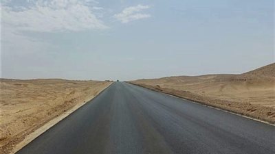 سوء حالة طريق قفط - القصير.. بيان رسمي من هيئة الطرق والكباري
