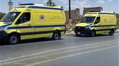 إصابة 3 أشخاص بينهم حالة حرجة في انقلاب موتوسيكلين إسنا