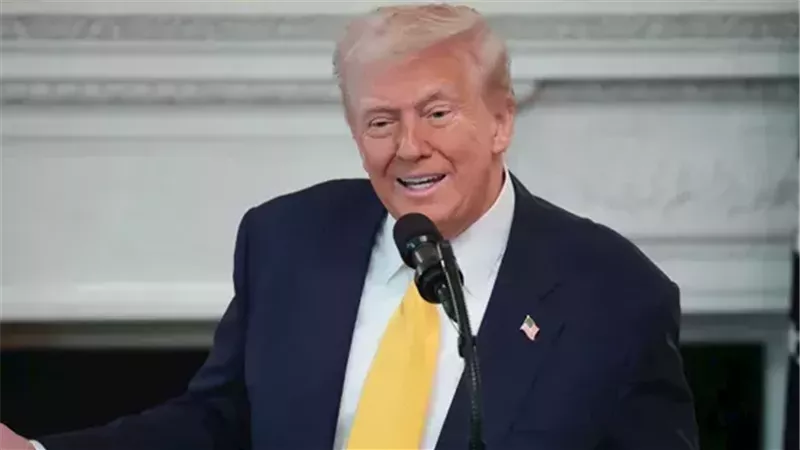 الرئيس الأمريكي دونالد