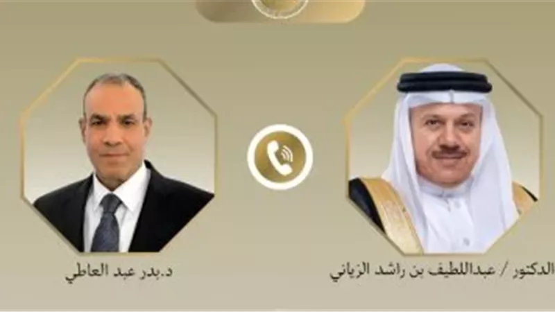 وزير الخارجية مع