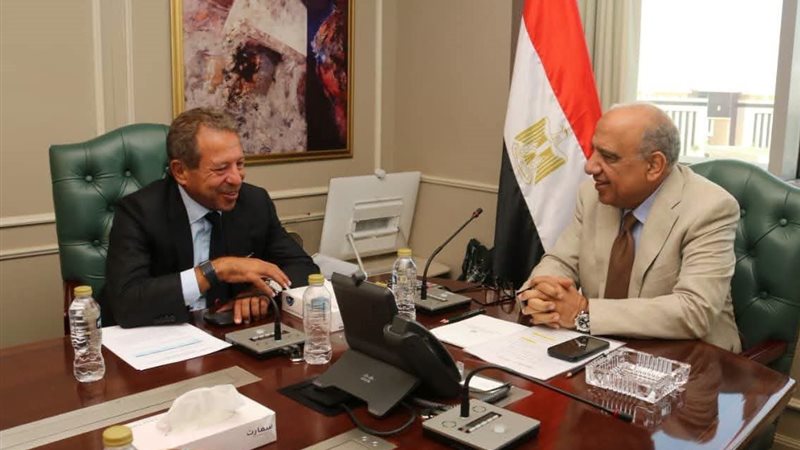 الدكتور محمود عصمت