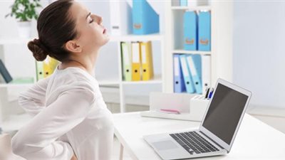 الجلوس المتواصل يرهق جسمك.. 6 علامات تكشف تأثيره على صحتك