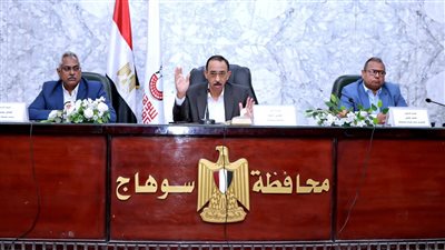 محافظ سوهاج يستعرض الاستعدادات النهائية لبدء العام الدراسي الجديد الأحد المقبل
