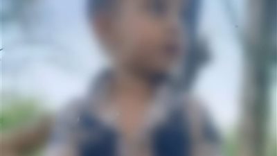 والدته هتموت عليه.. تغيب صغير من أمام منزله في ظروف غامضة بقنا