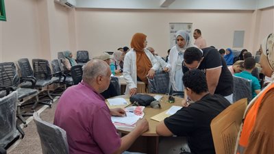 استعدادًا للعام الدراسي.. جامعة سوهاج تستقبل الطلاب الجدد من ذوي الإعاقة لإجراء الكشف الطبي 
