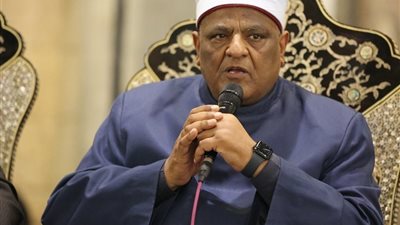 عباس شومان يحذر الشباب من خطابات الغرائز: لا تخلطوا بين الدين الموثوق والمحتوى المضلل