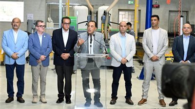 رئيس الوزراء: المسار الاقتصادي الحالي يرتكز على بناء عمالة ماهرة وتعميق وتوطين الصناعة