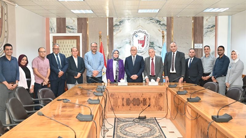 مبادرة عينيك في عينينا..