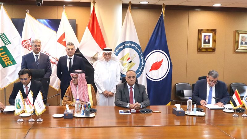 أثناء التوقيع 