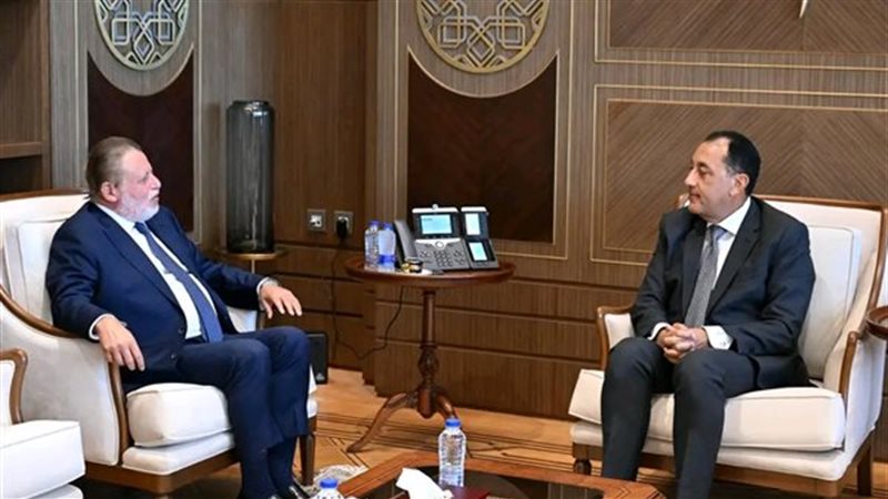 رئيس الوزراء ومحافظ