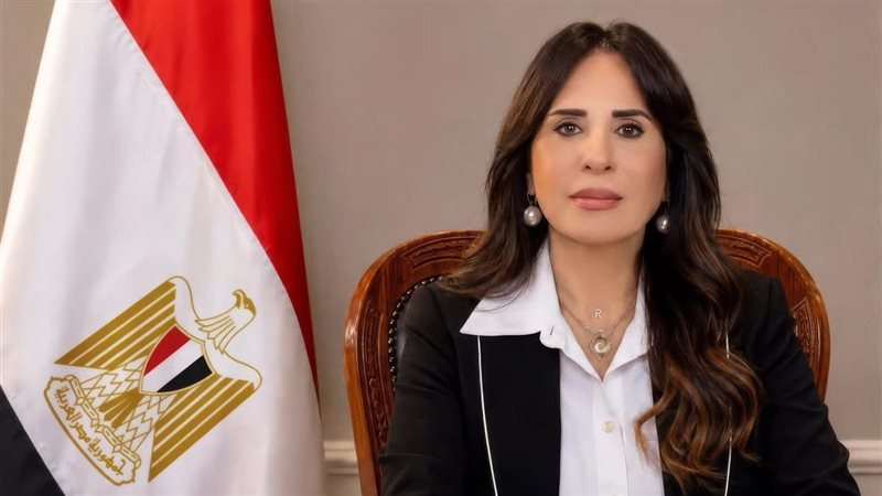وزيرة الإسكان 