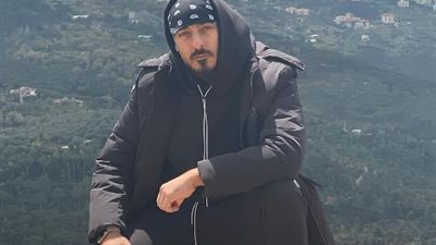 بعد سقوطه من اليخت.. حسام الحسيني يكشف تطورات حالته الصحية: «أنا بتحسن»