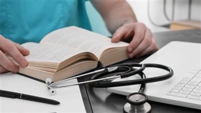 بعد سداد المصروفات.. نائب يطالب بكشف أسباب استبعاد مئات الطلاب من طب شرق بورسعيد