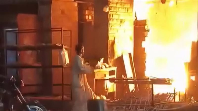 حريق داخل مخبز في