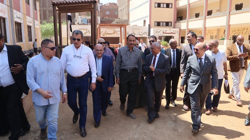 محافظ سوهاج يتفقد