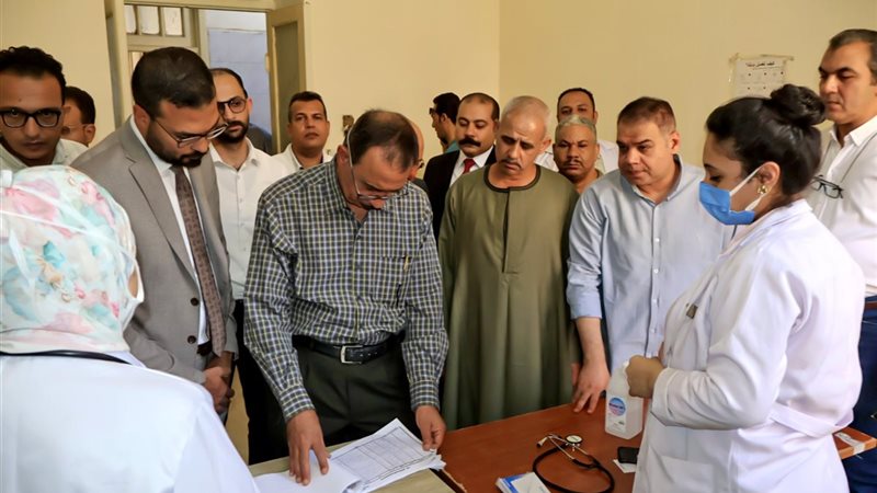محافظ سوهاج يتفقد