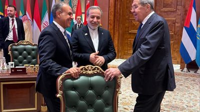 وزير الخارجية يلتقي نظيريه الروسي والإيراني على هامش قمة البريكس