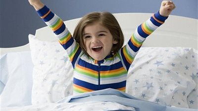 خطوات بسيطة تساعد الأطفال على الاستيقاظ مبكرًا دون صراخ أو توتر