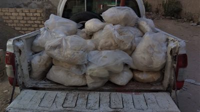 ضبط كميات من الدجاج واللحوم الفاسدة و1000 علبة سجائر بالفيوم