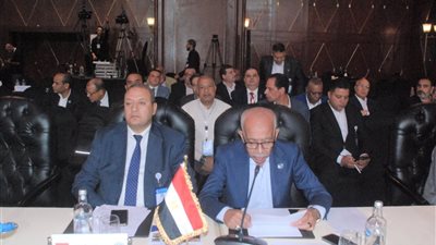 عبد المنعم الجمل: السلام العادل أساس الاستقرار والتنمية وحماية حقوق العمال