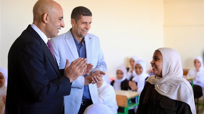 وزير التعليم والطالبة