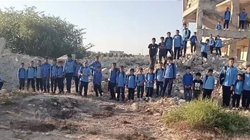 طلاب مدرسة النخلات