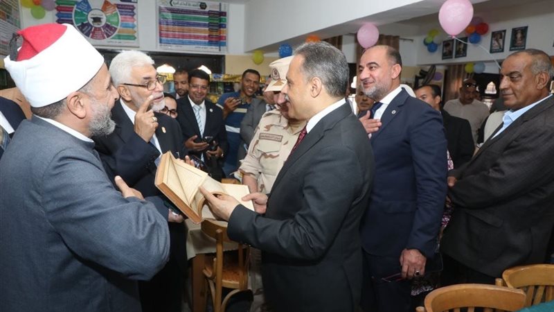 مكتبة مركزية بالشرقية
