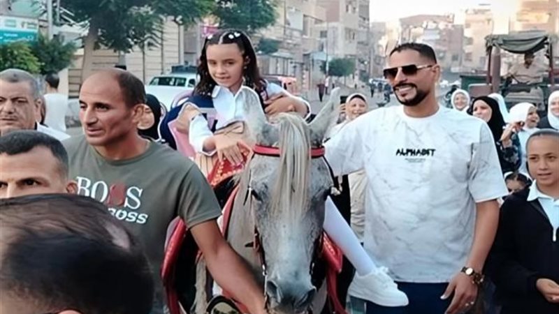 دخول حصان إلى مدرسة